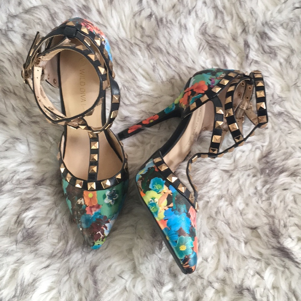 Studded wrap Ankle Pointed Toe Floral Heels